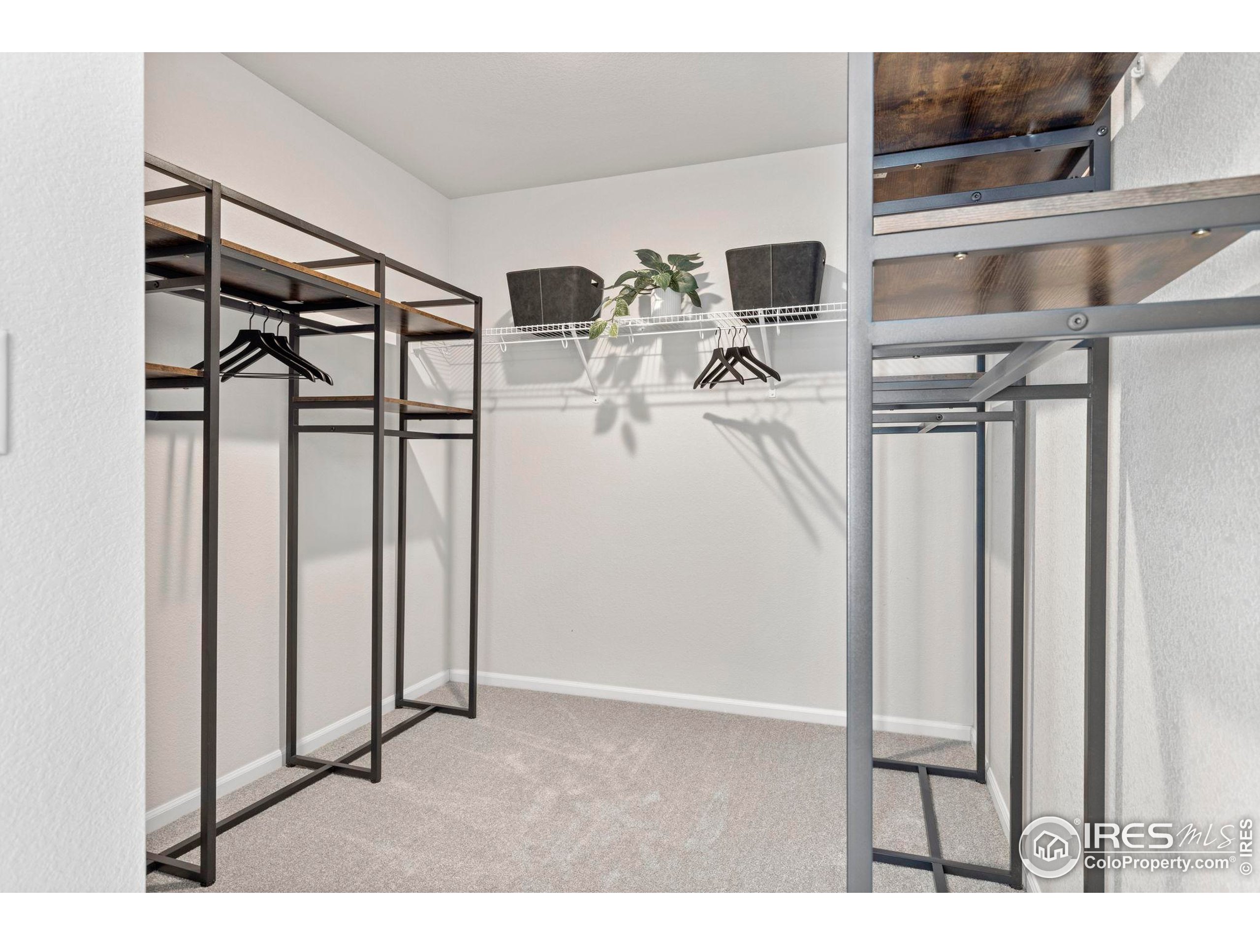 800 Boulder Peak Ave