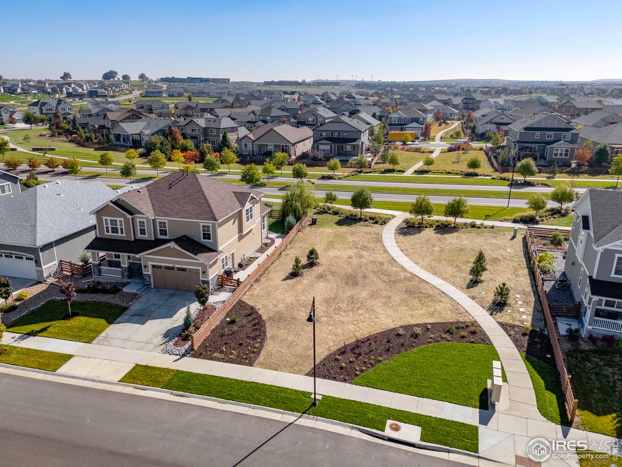 800 Boulder Peak Ave