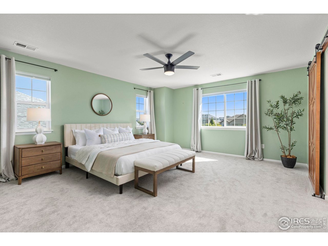 800 Boulder Peak Ave