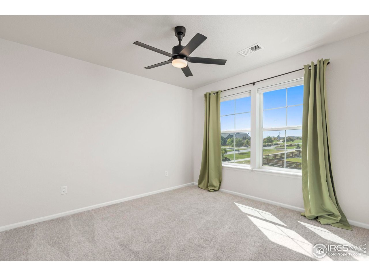 800 Boulder Peak Ave