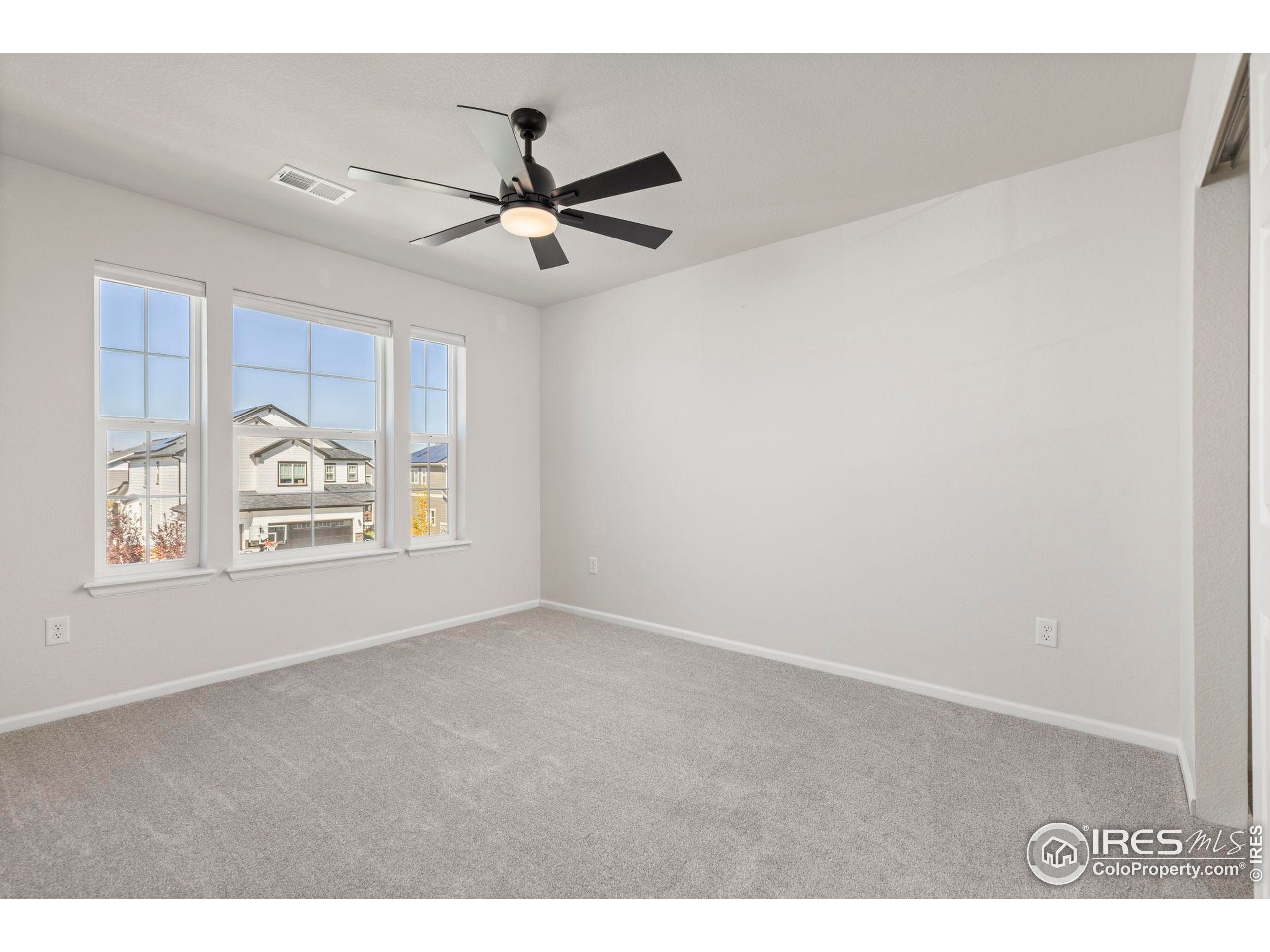 800 Boulder Peak Ave