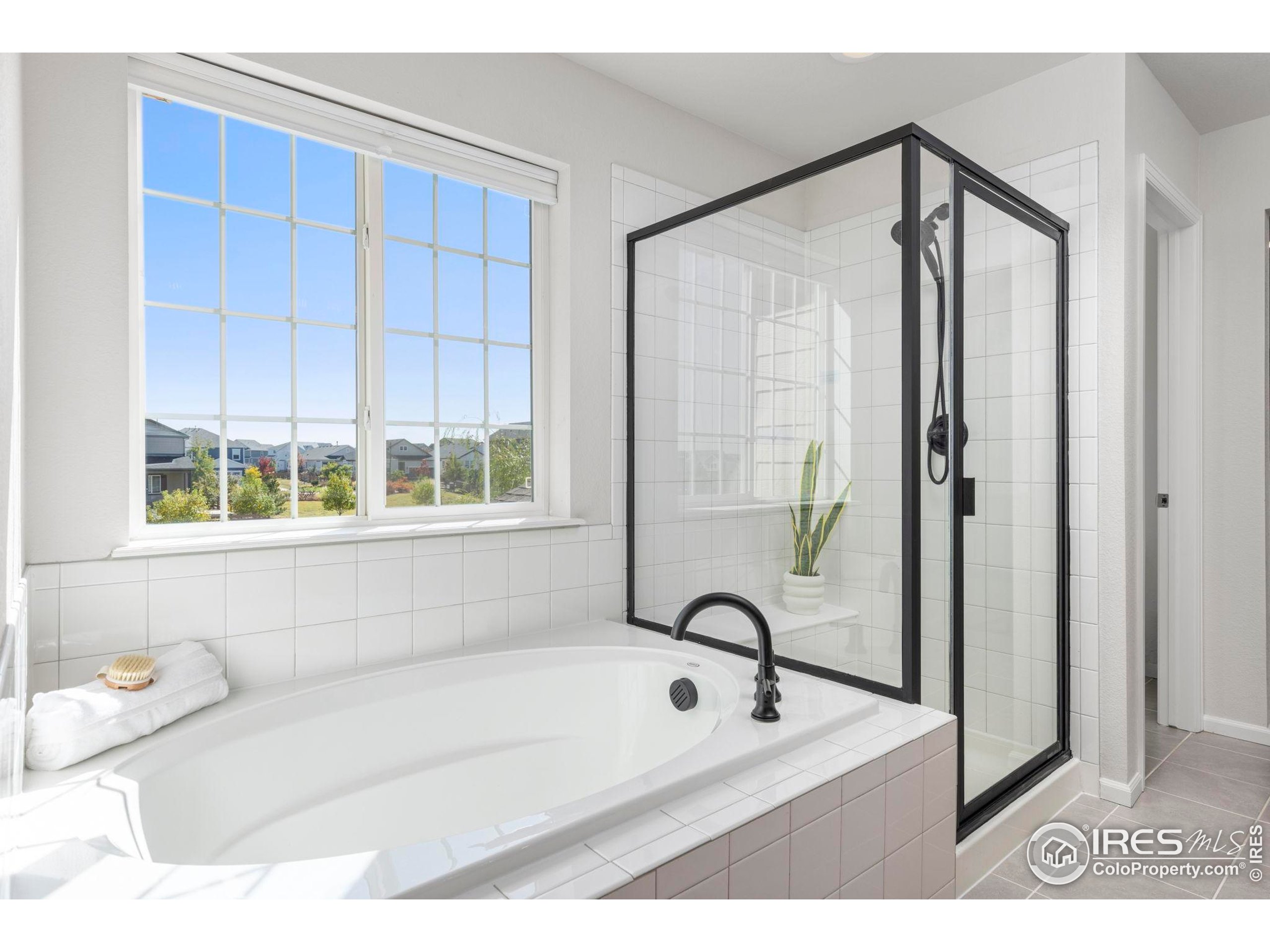 800 Boulder Peak Ave