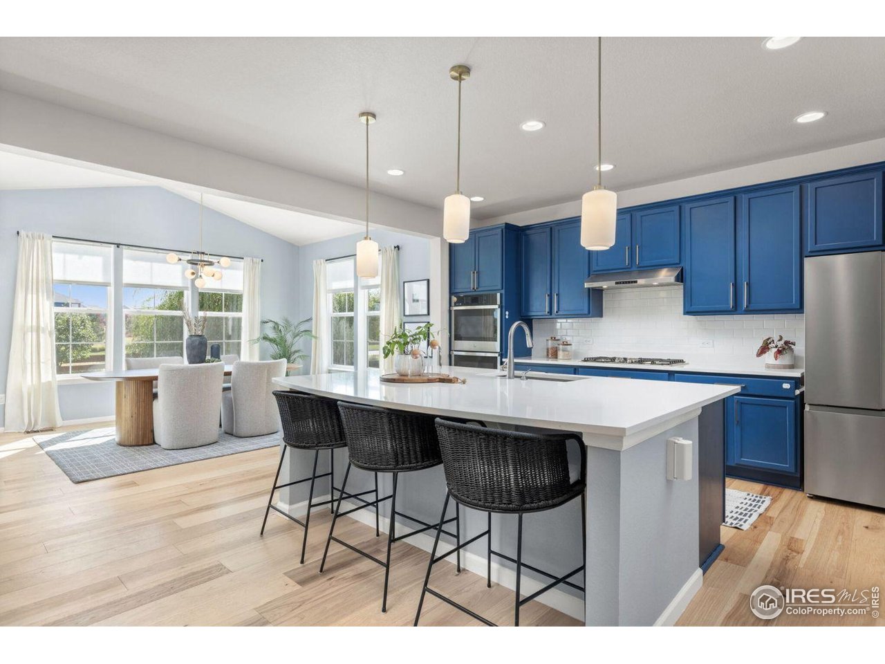 800 Boulder Peak Ave