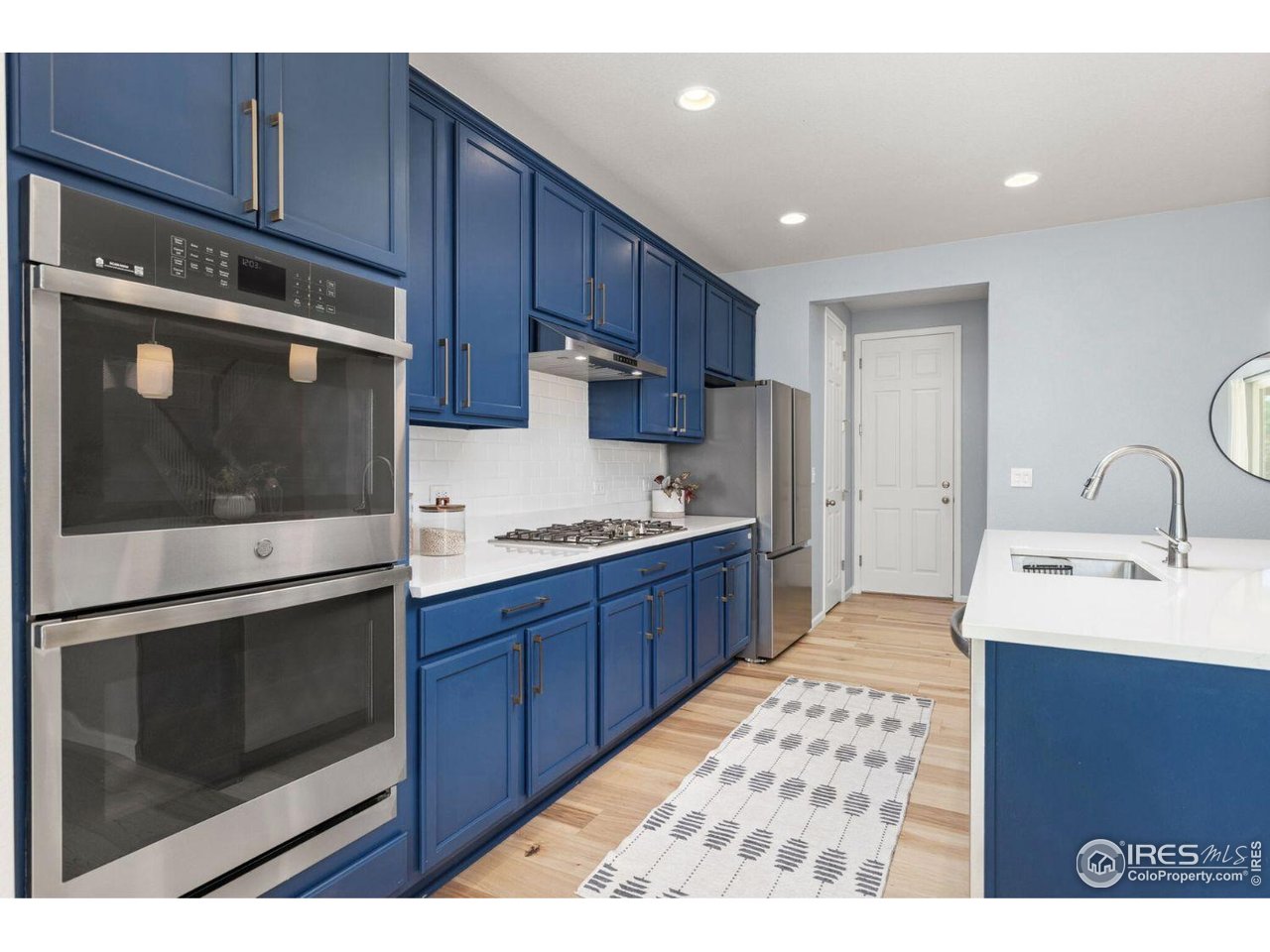 800 Boulder Peak Ave