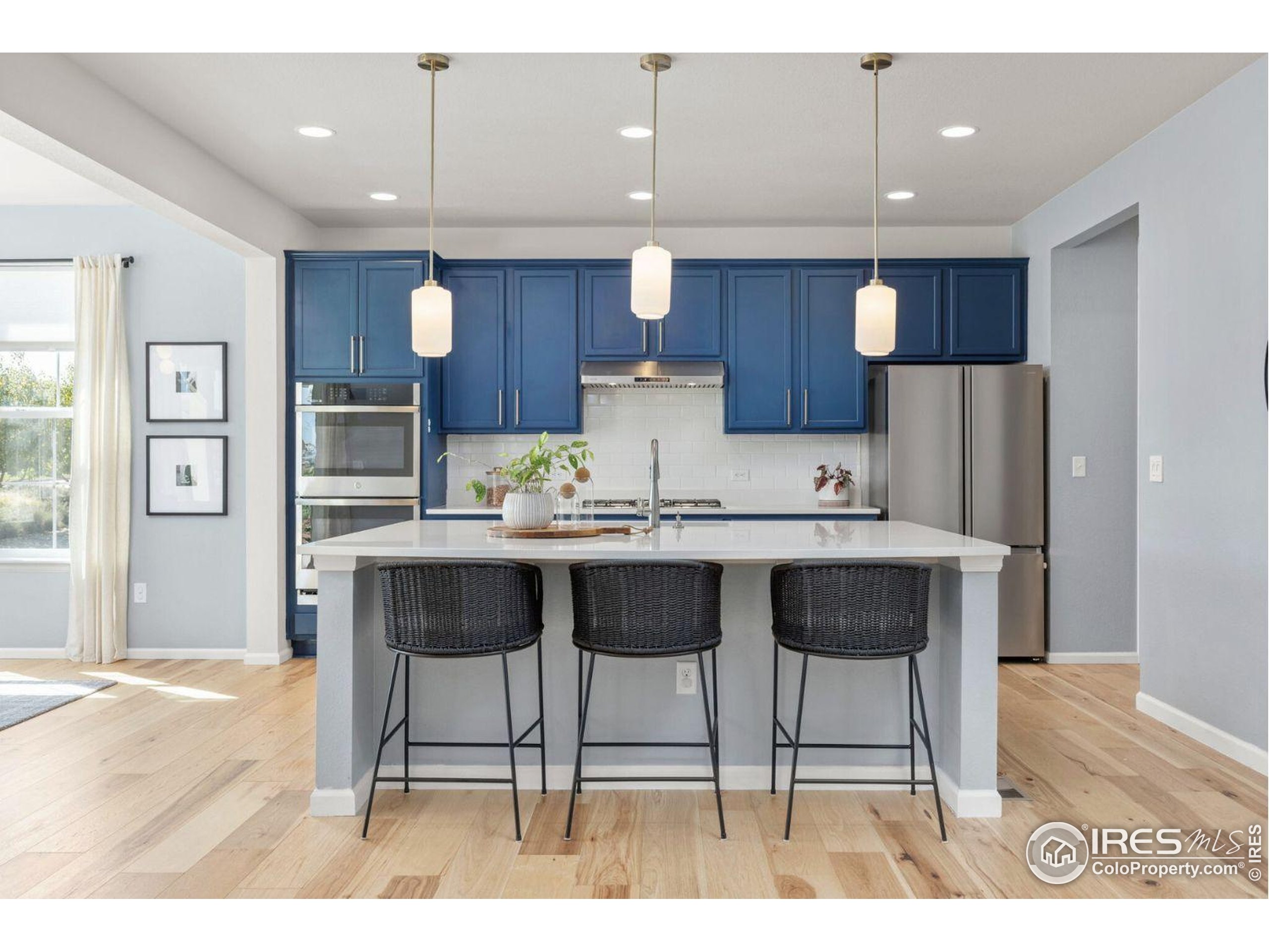 800 Boulder Peak Ave