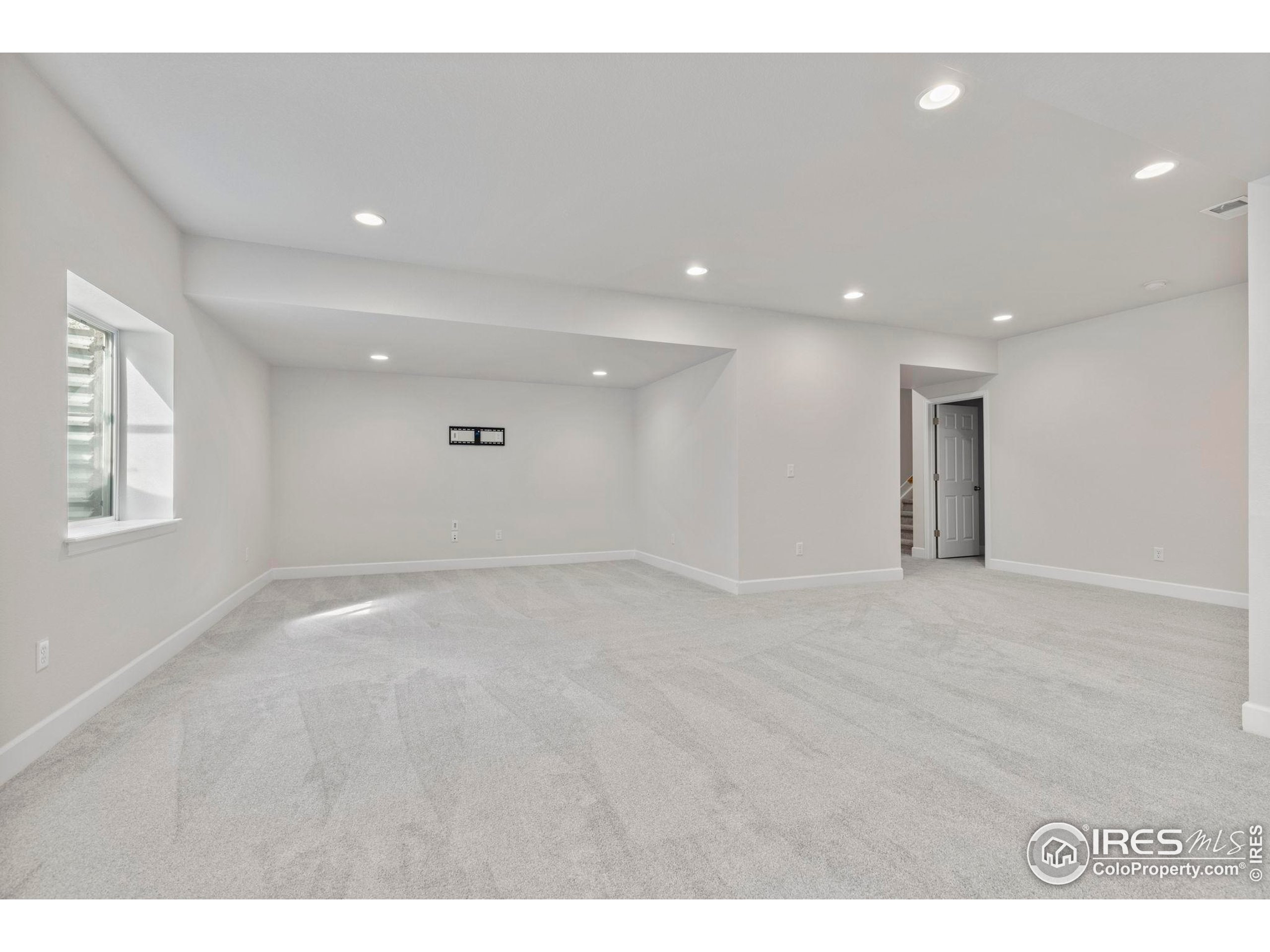 800 Boulder Peak Ave