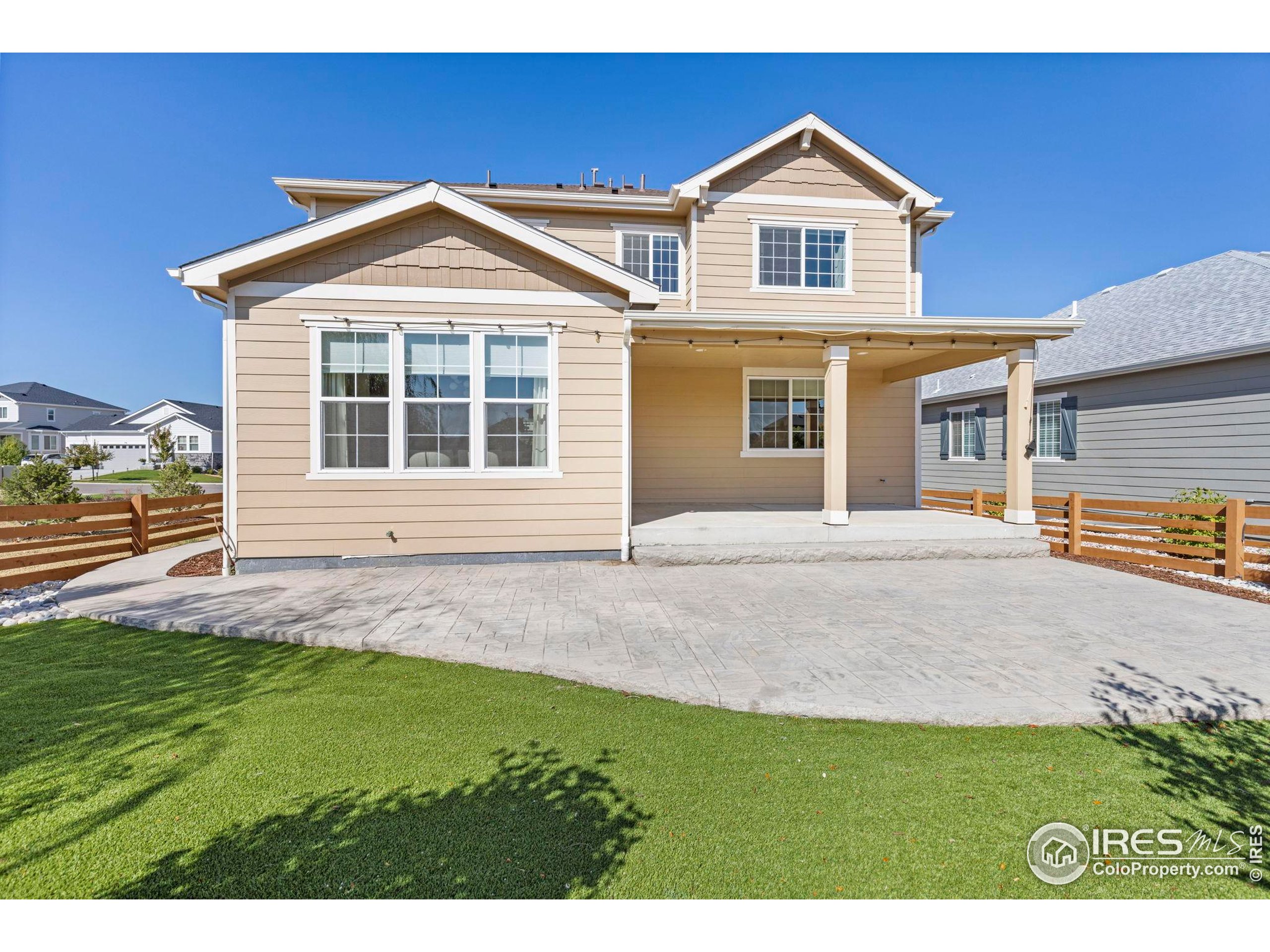 800 Boulder Peak Ave