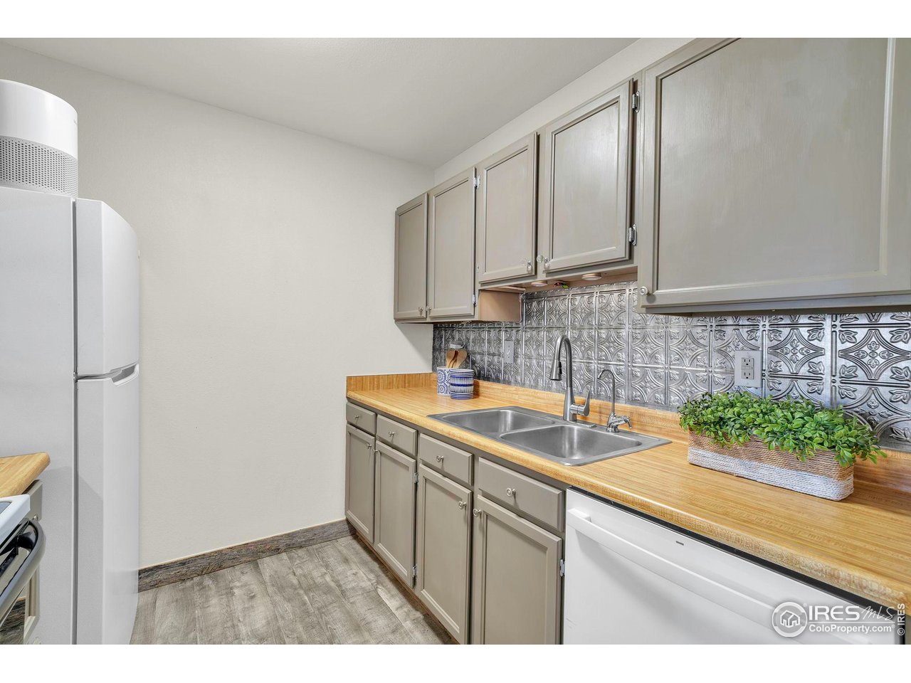 1150 Bacchus Dr 19-A