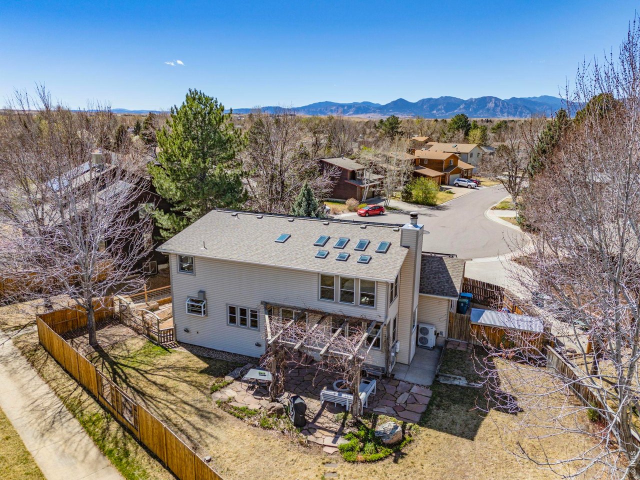 471 E Raintree Ct
