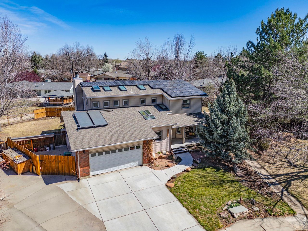 471 E Raintree Ct