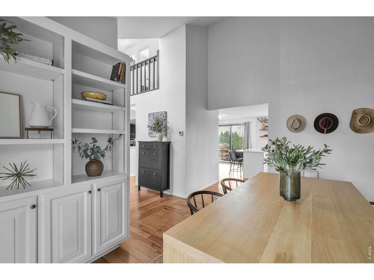480 Catalpa Ct