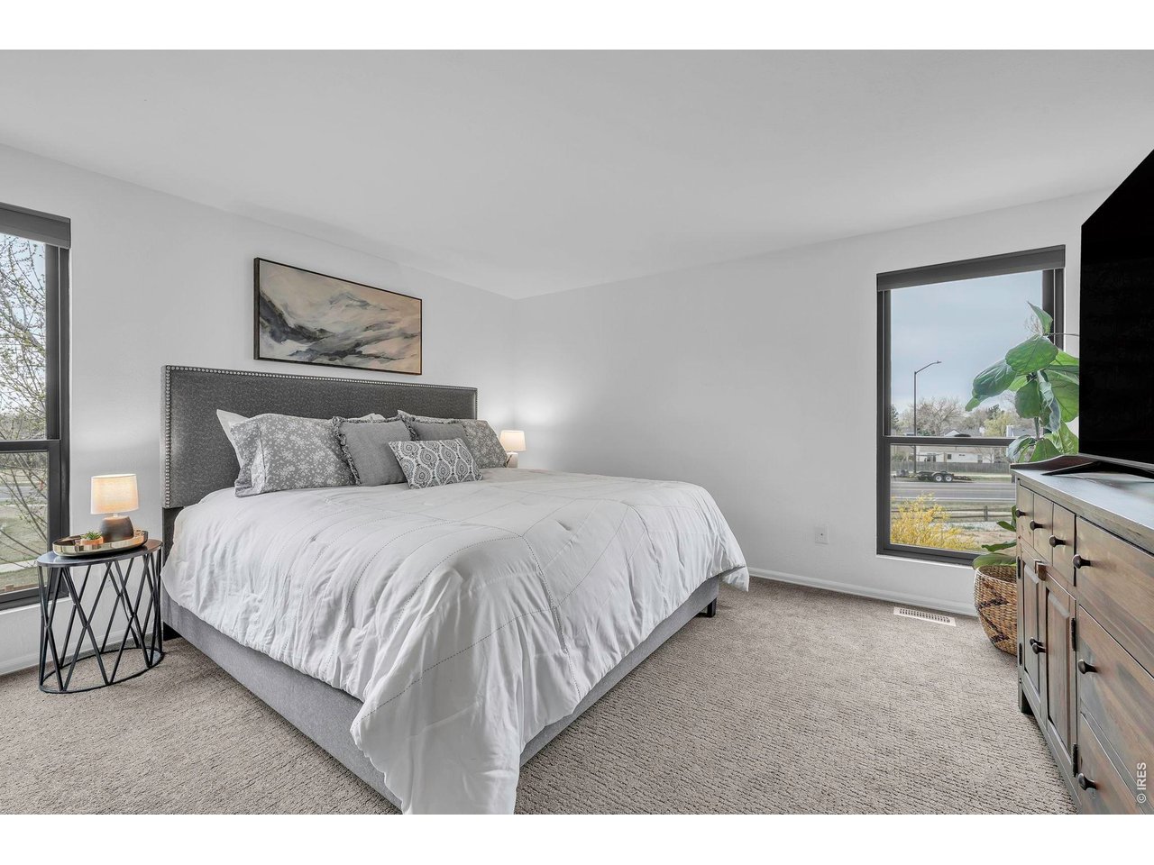 480 Catalpa Ct