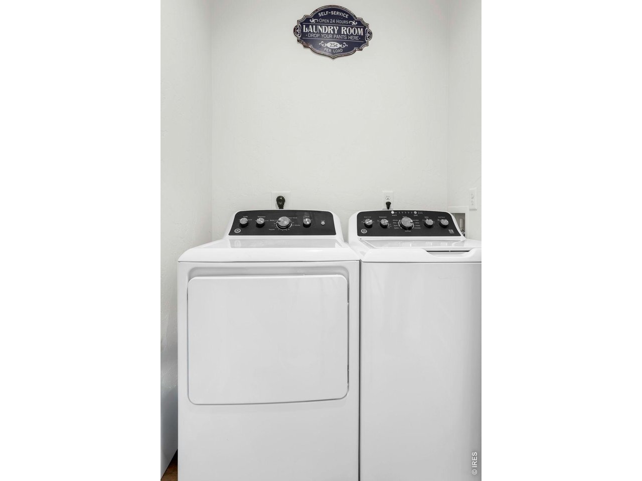 295 Gray Jay Ct