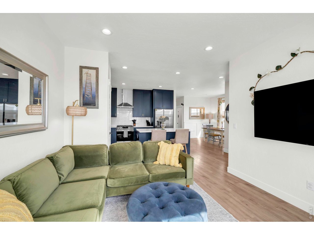 295 Gray Jay Ct
