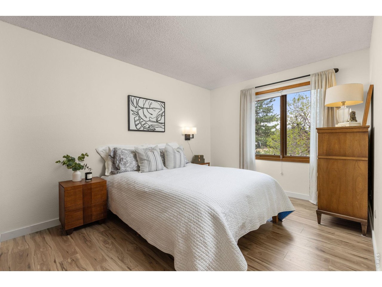 1766 W Choke Cherry Dr