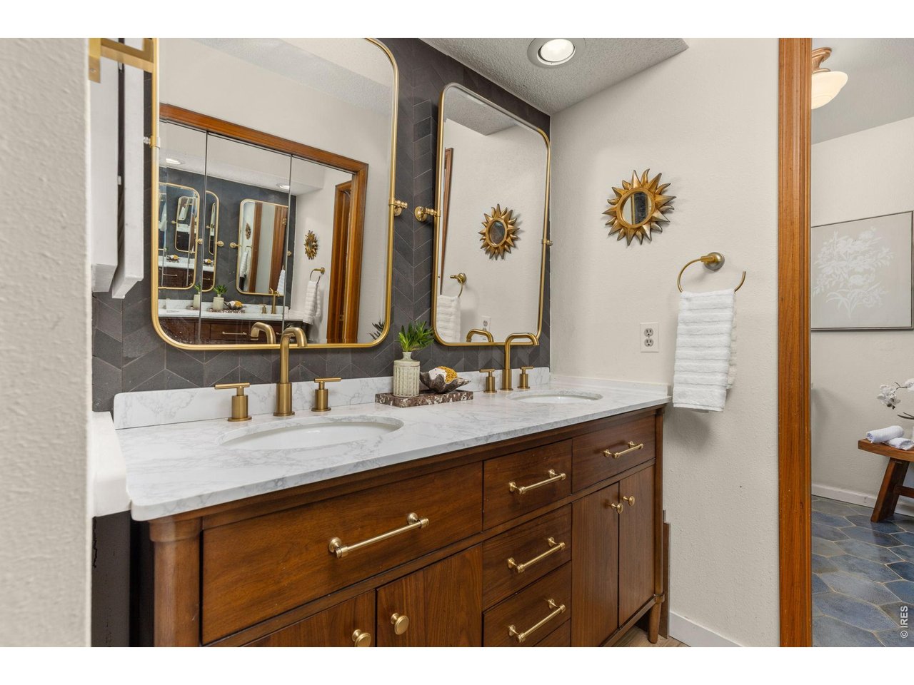 1766 W Choke Cherry Dr