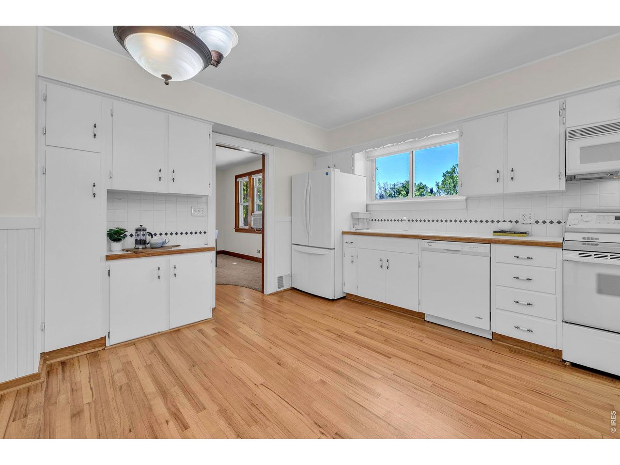 1101 Main St