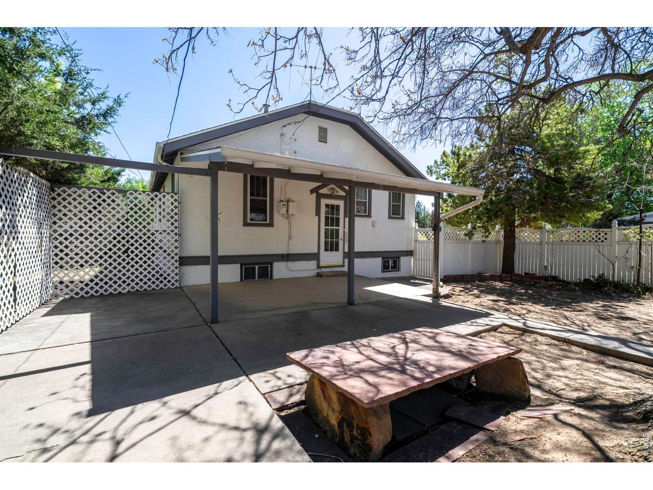 1101 Main St