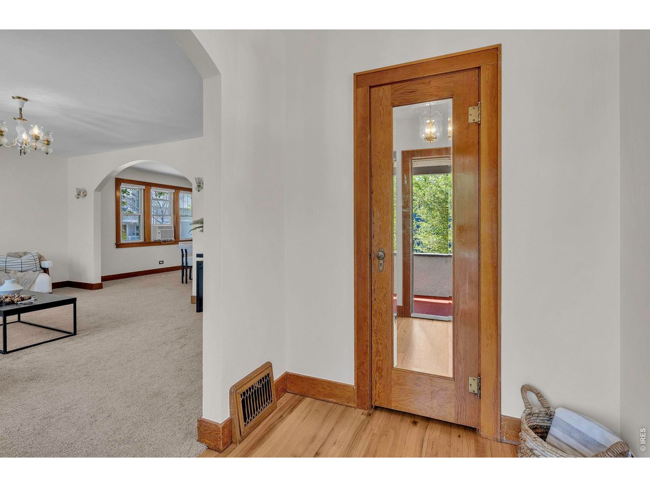 1101 Main St