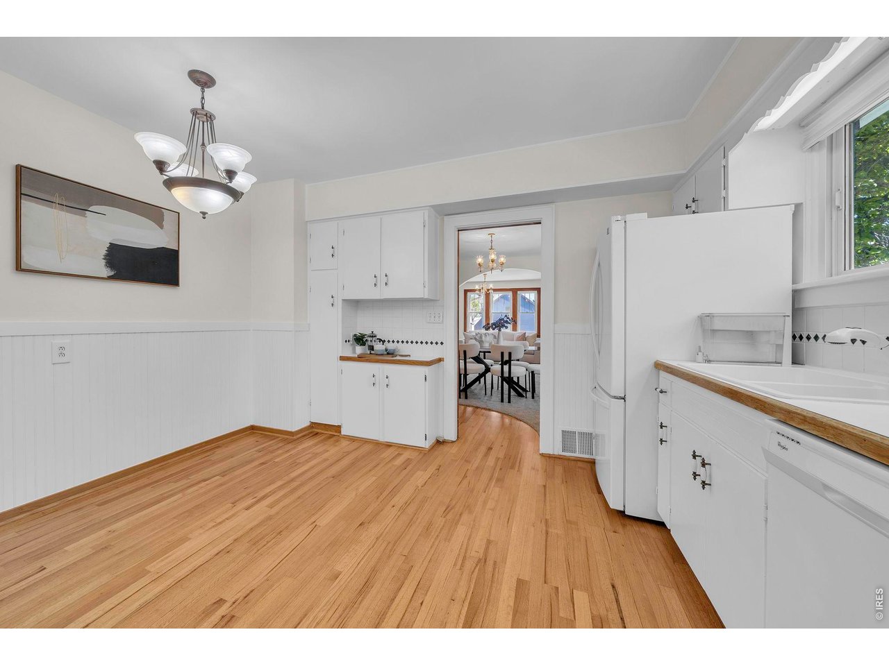 1101 Main St