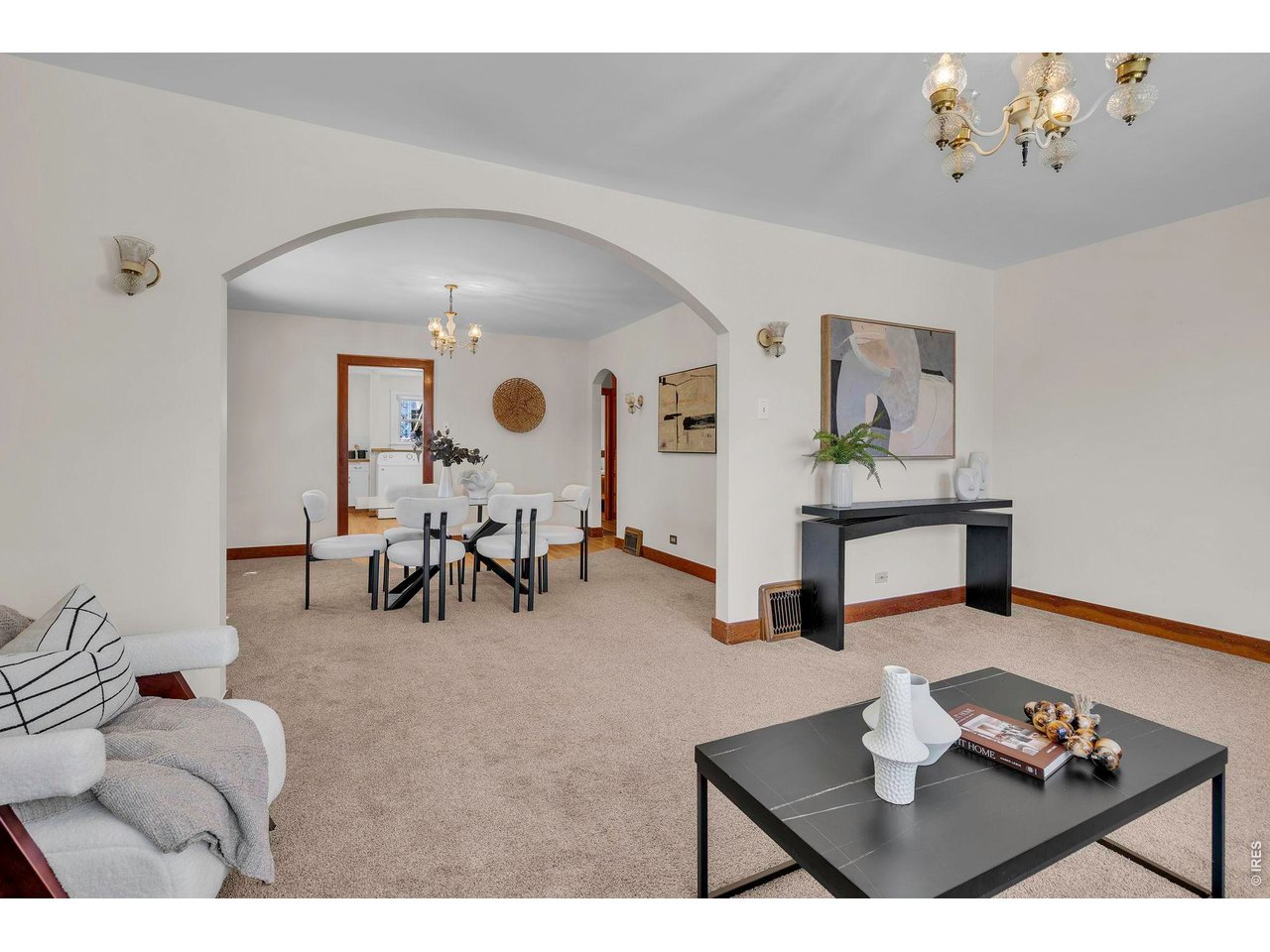 1101 Main St