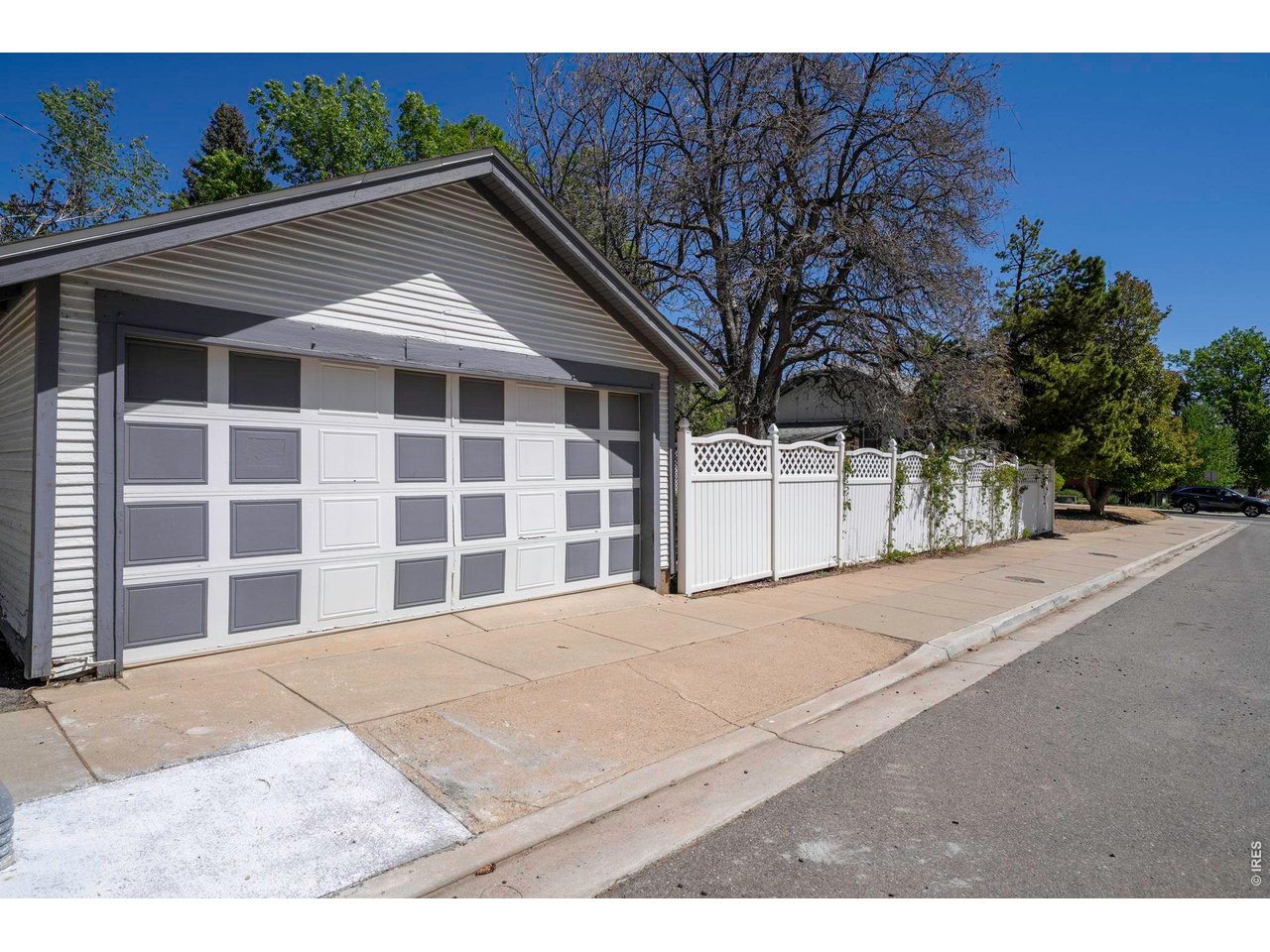 1101 Main St