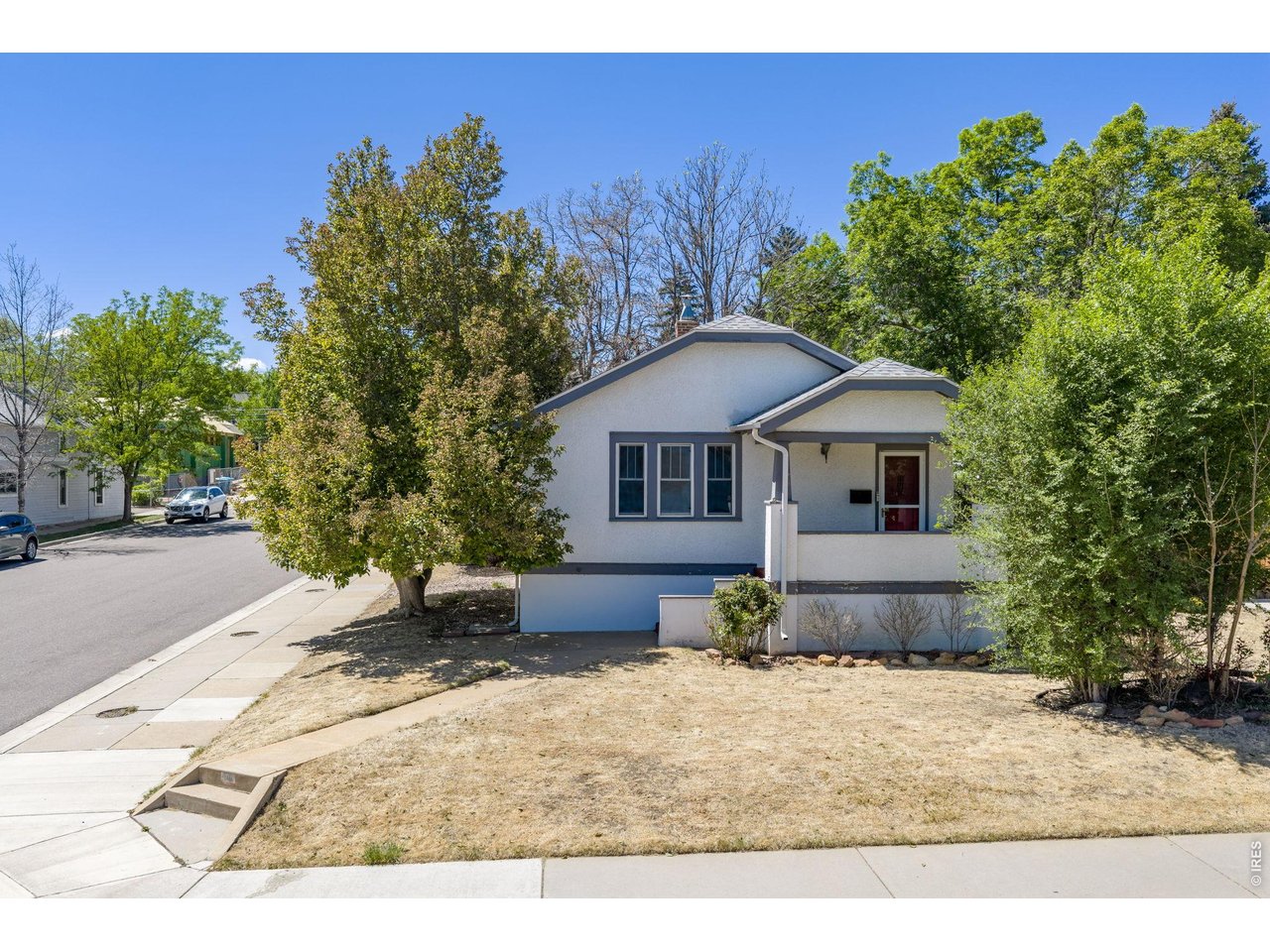 1101 Main St