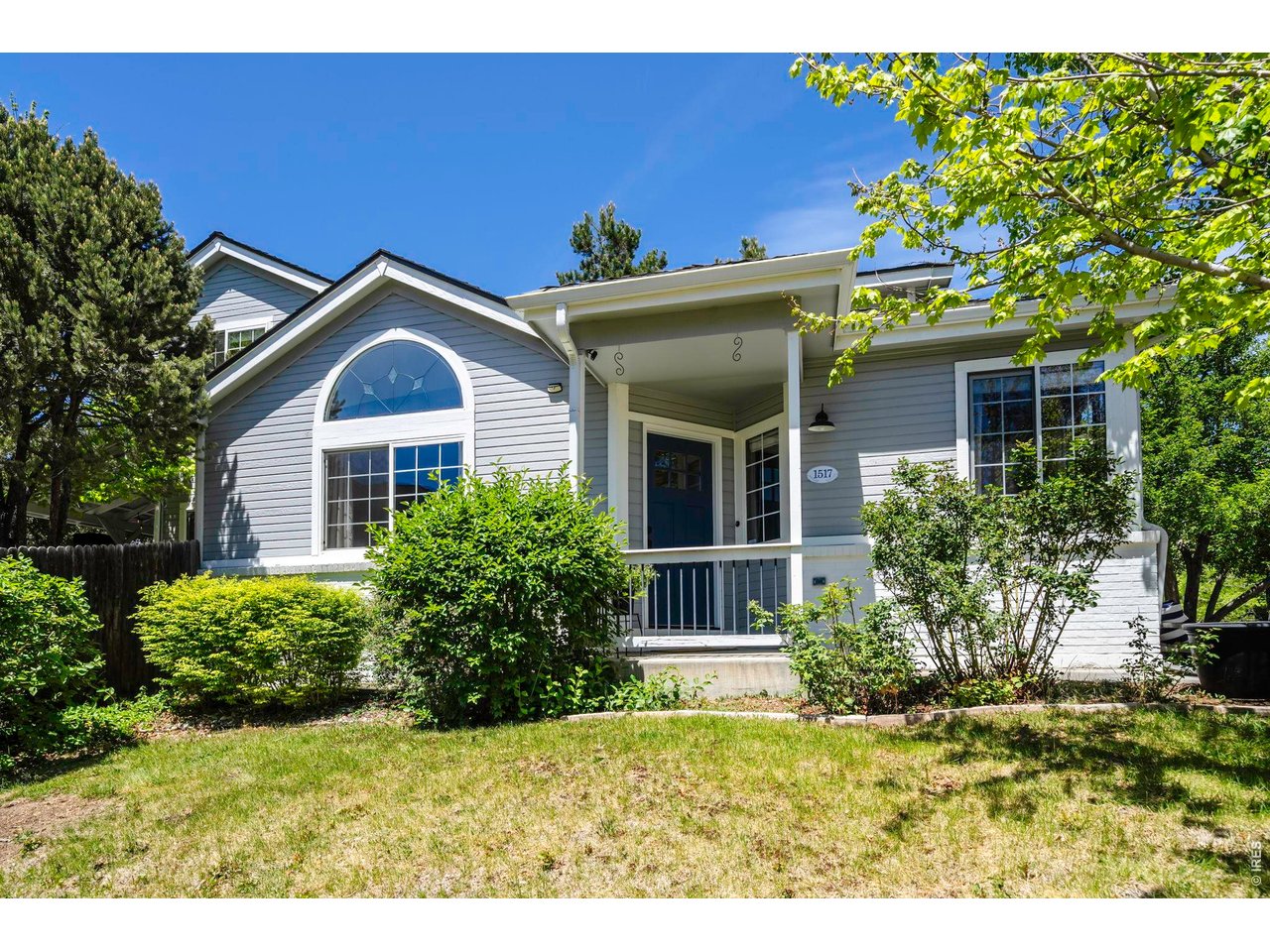 1517 Ridgeview Dr