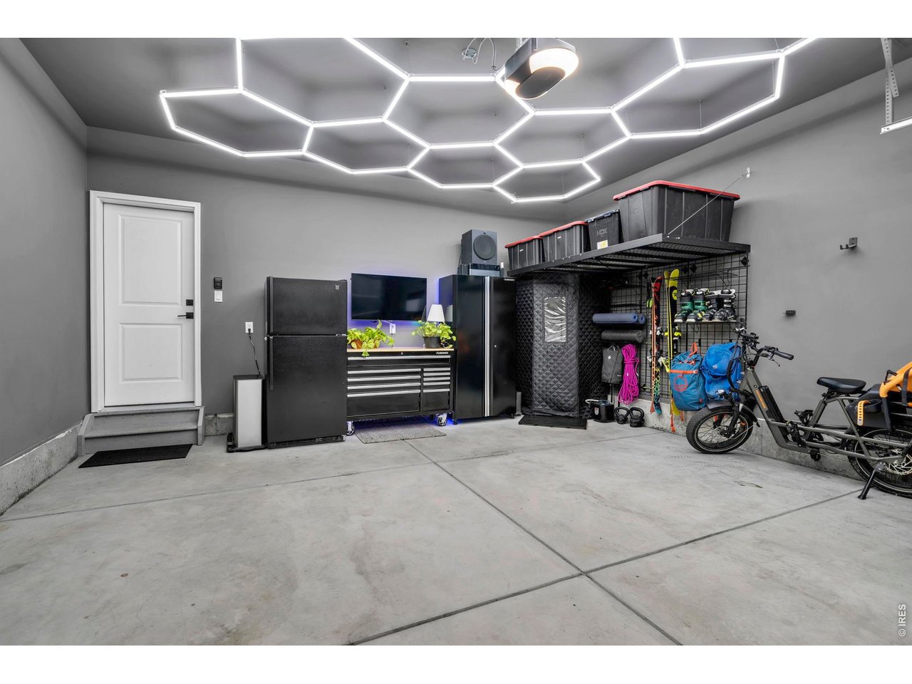 2718 Bear Springs Cir