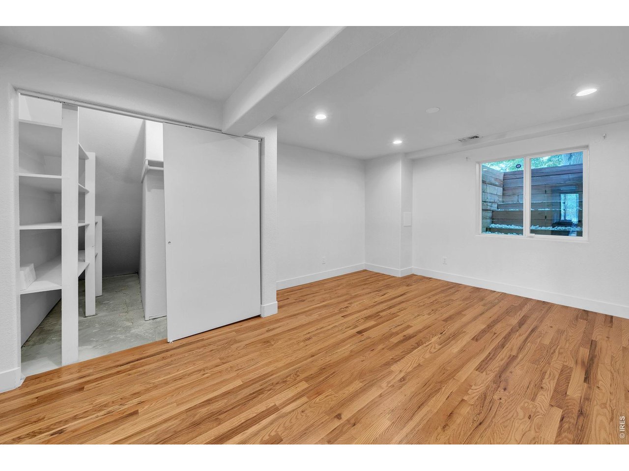 2124 W Centennial Dr