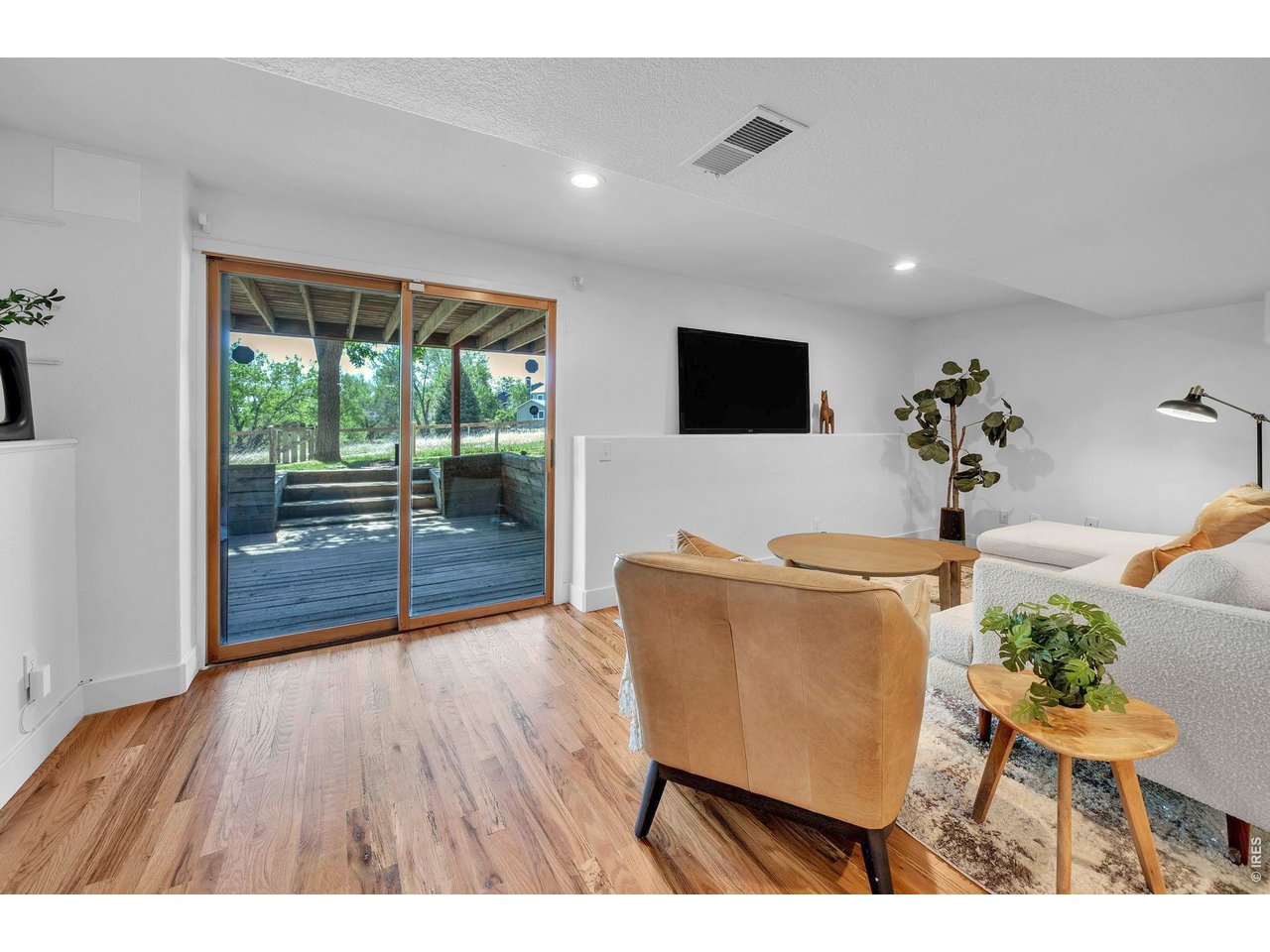 2124 W Centennial Dr