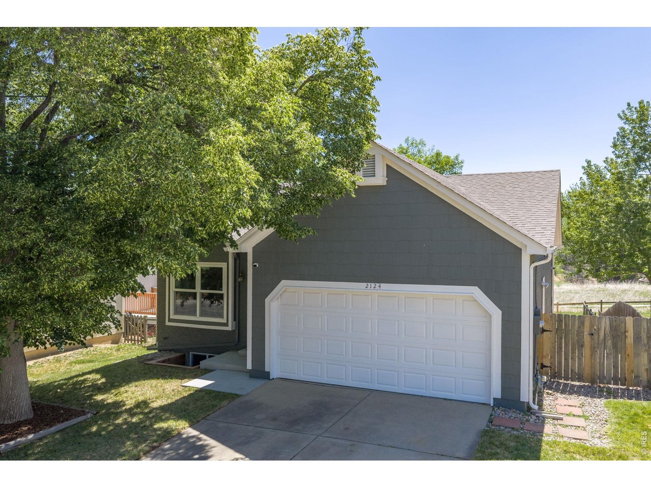 2124 W Centennial Dr