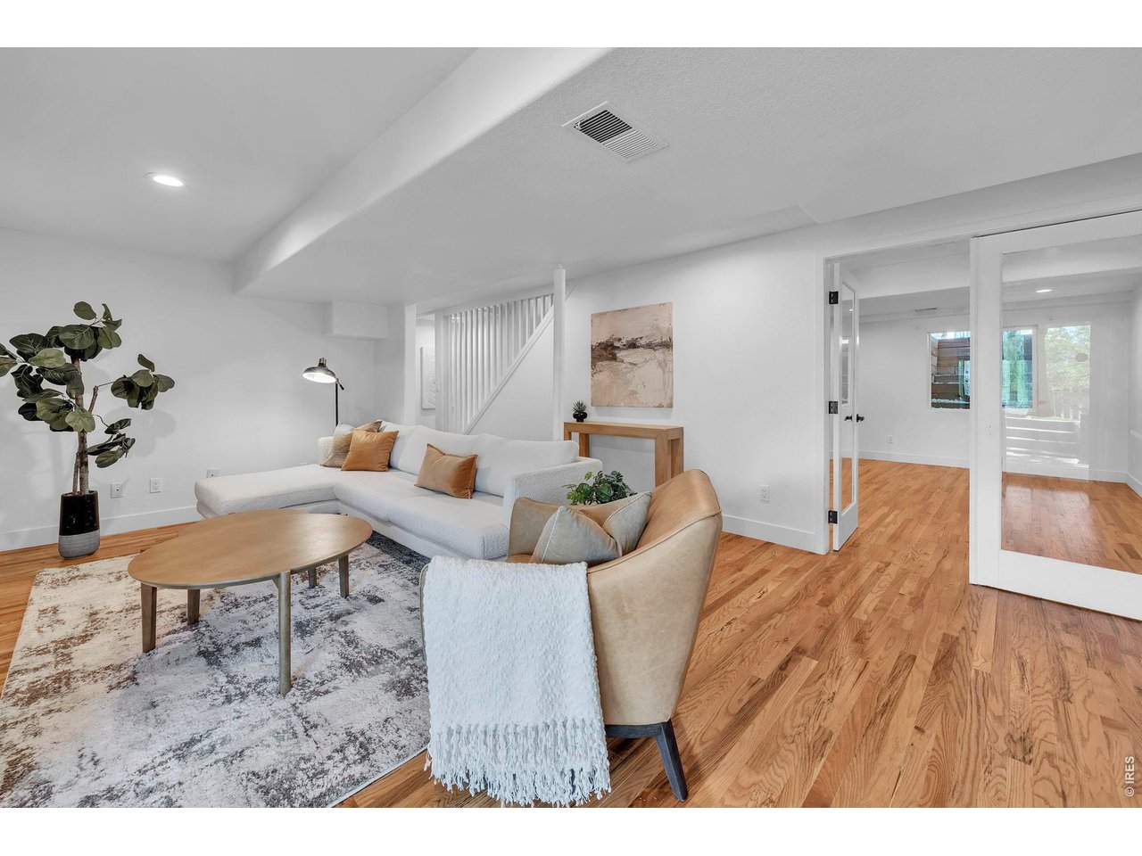 2124 W Centennial Dr