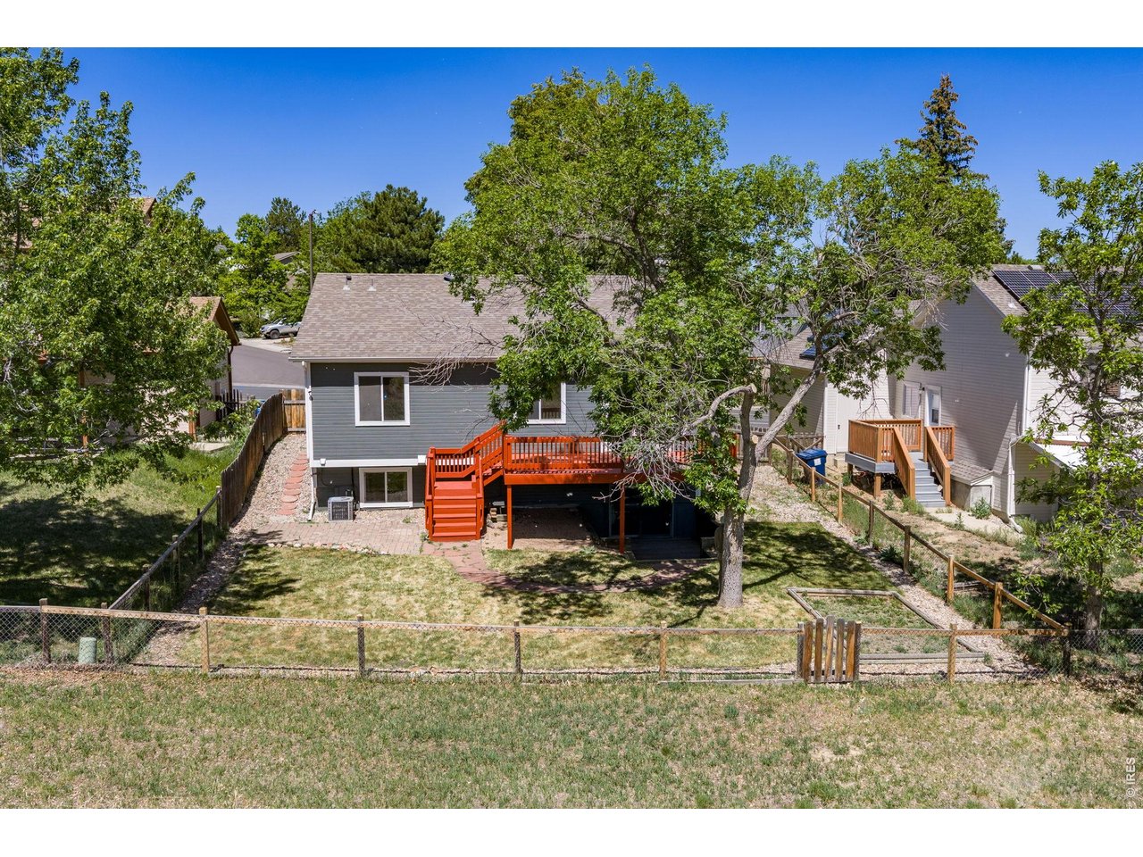 2124 W Centennial Dr
