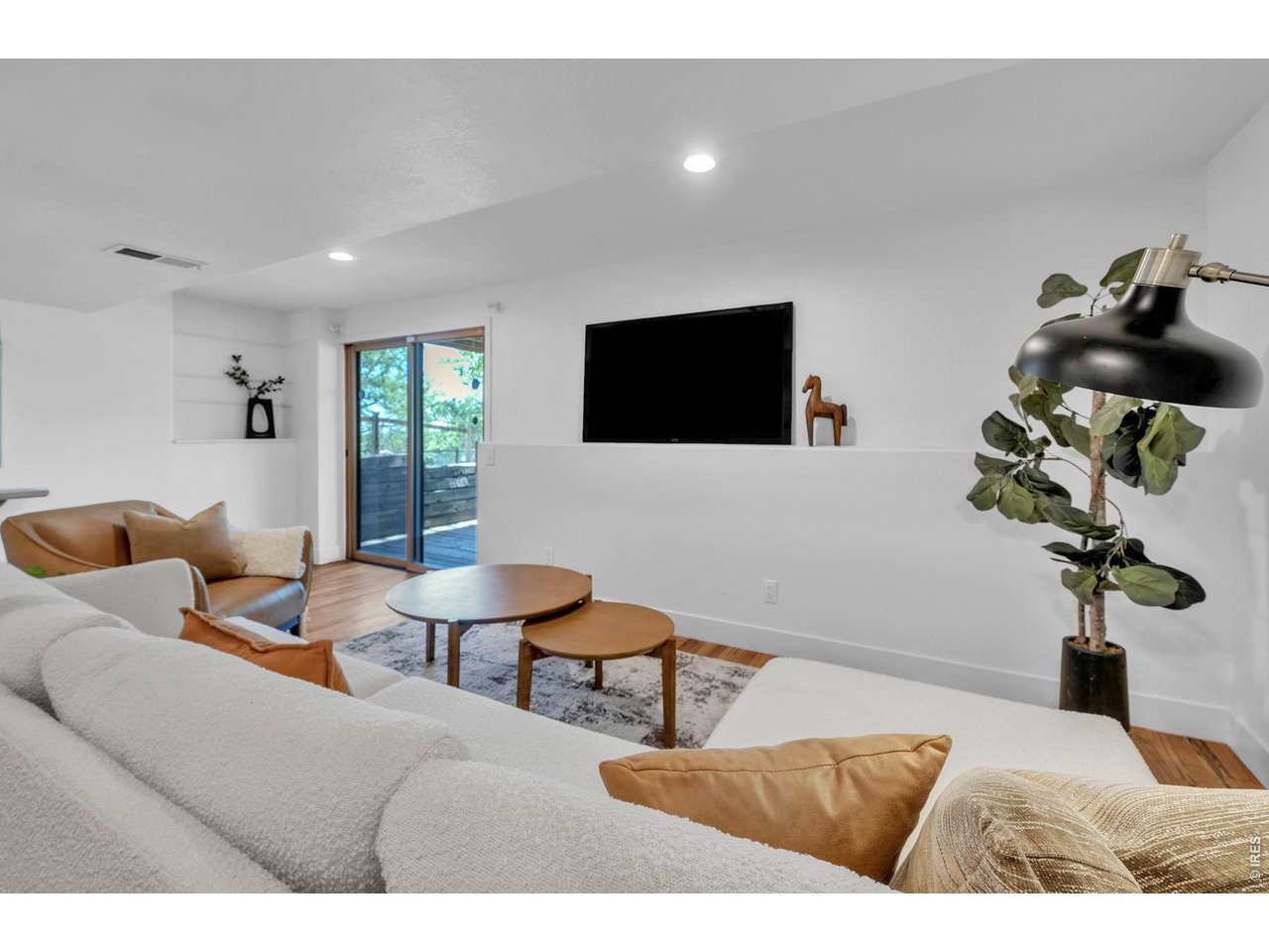 2124 W Centennial Dr