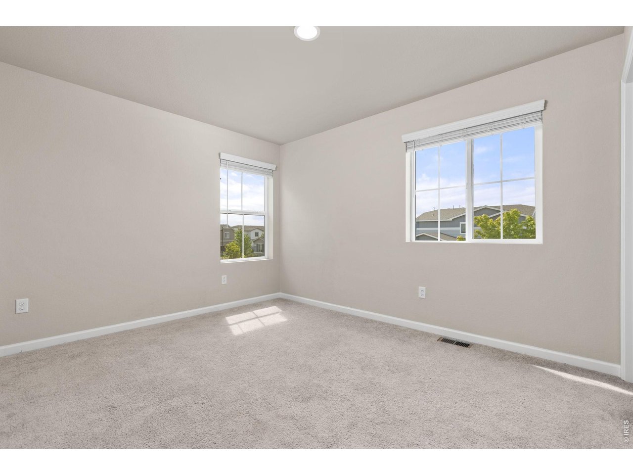 5453 Bauer Dr