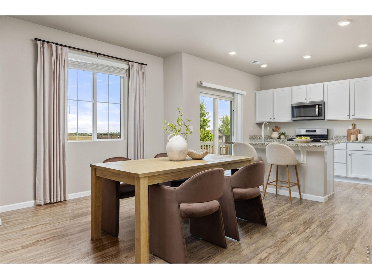 5453 Bauer Dr