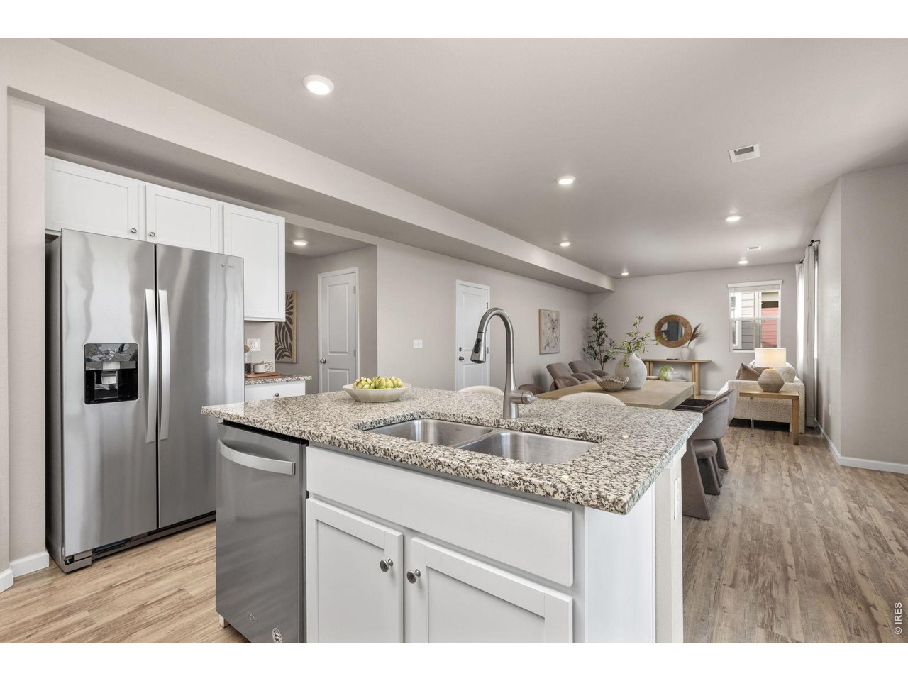 5453 Bauer Dr