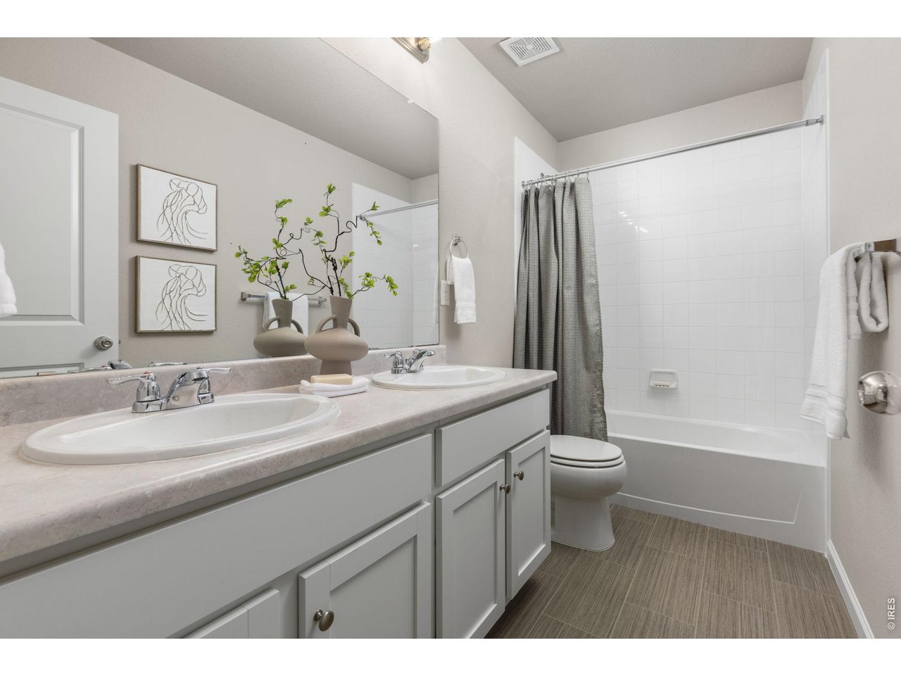 5453 Bauer Dr