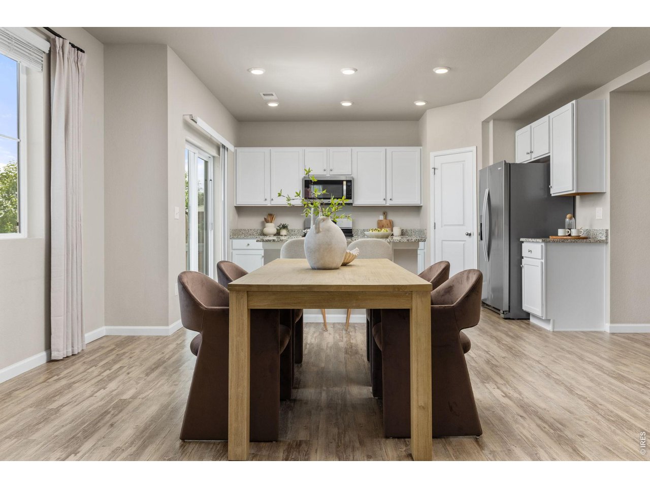 5453 Bauer Dr