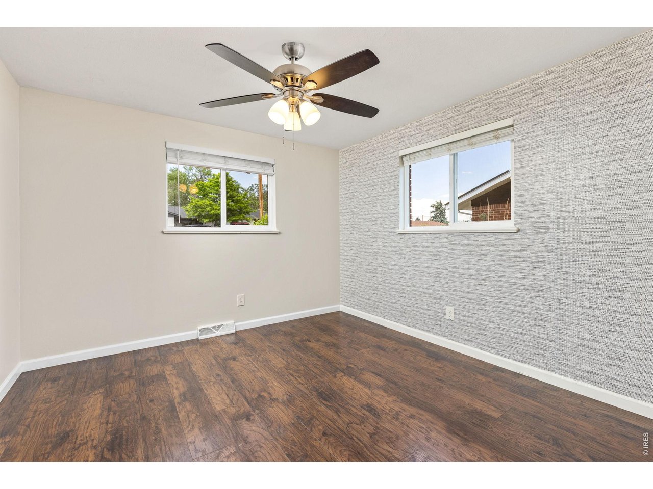 1120 Marigold Dr