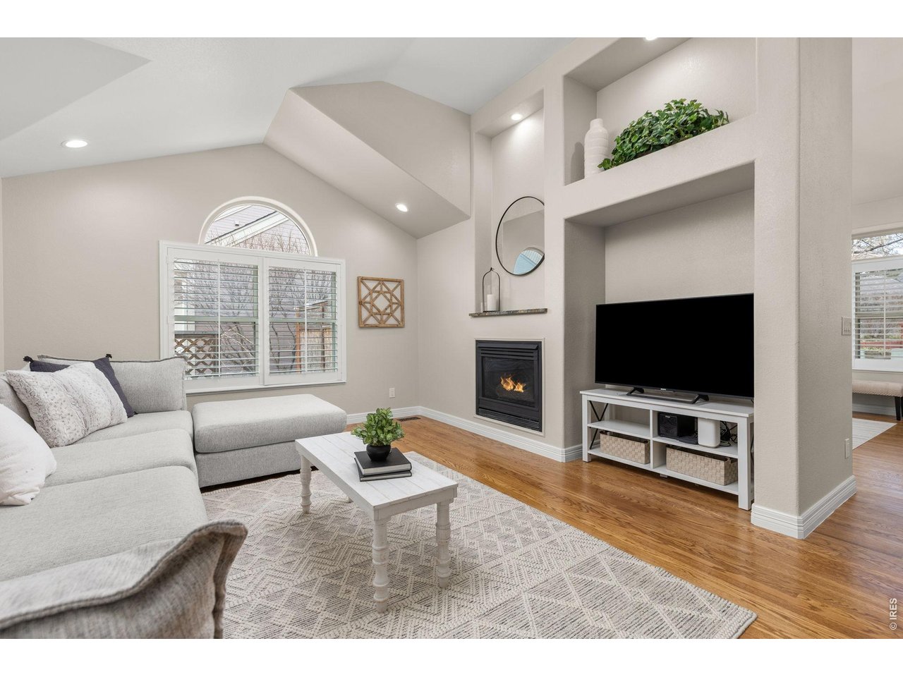 388 Fairfield Ln