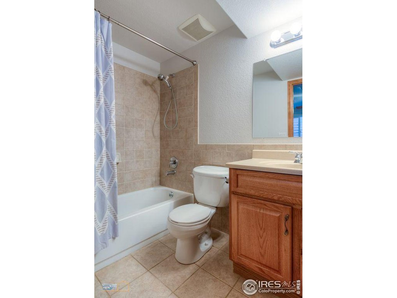 984 Cleveland Ct
