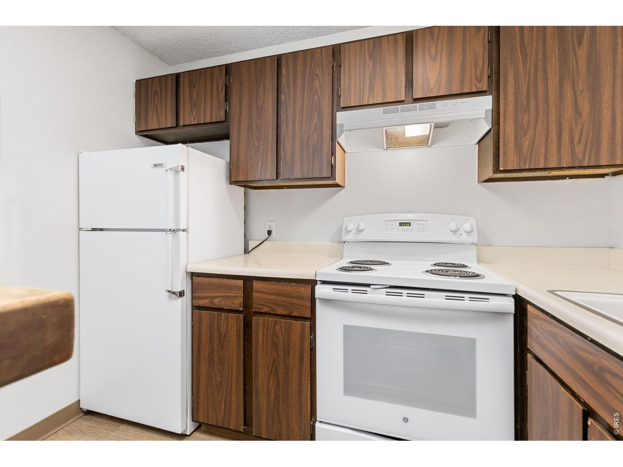 3161 Madison Ave O428