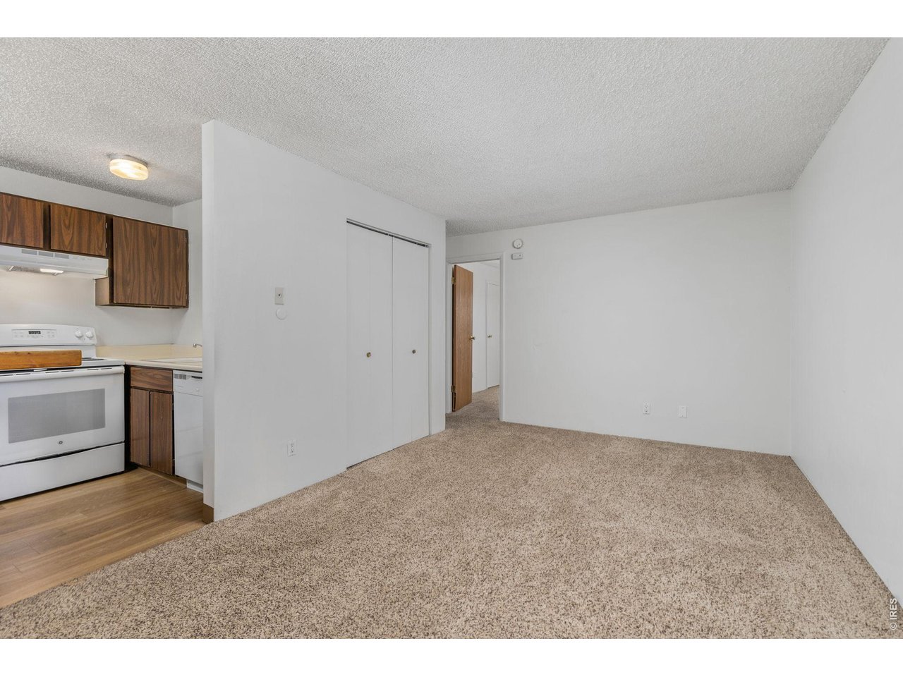 3161 Madison Ave O428