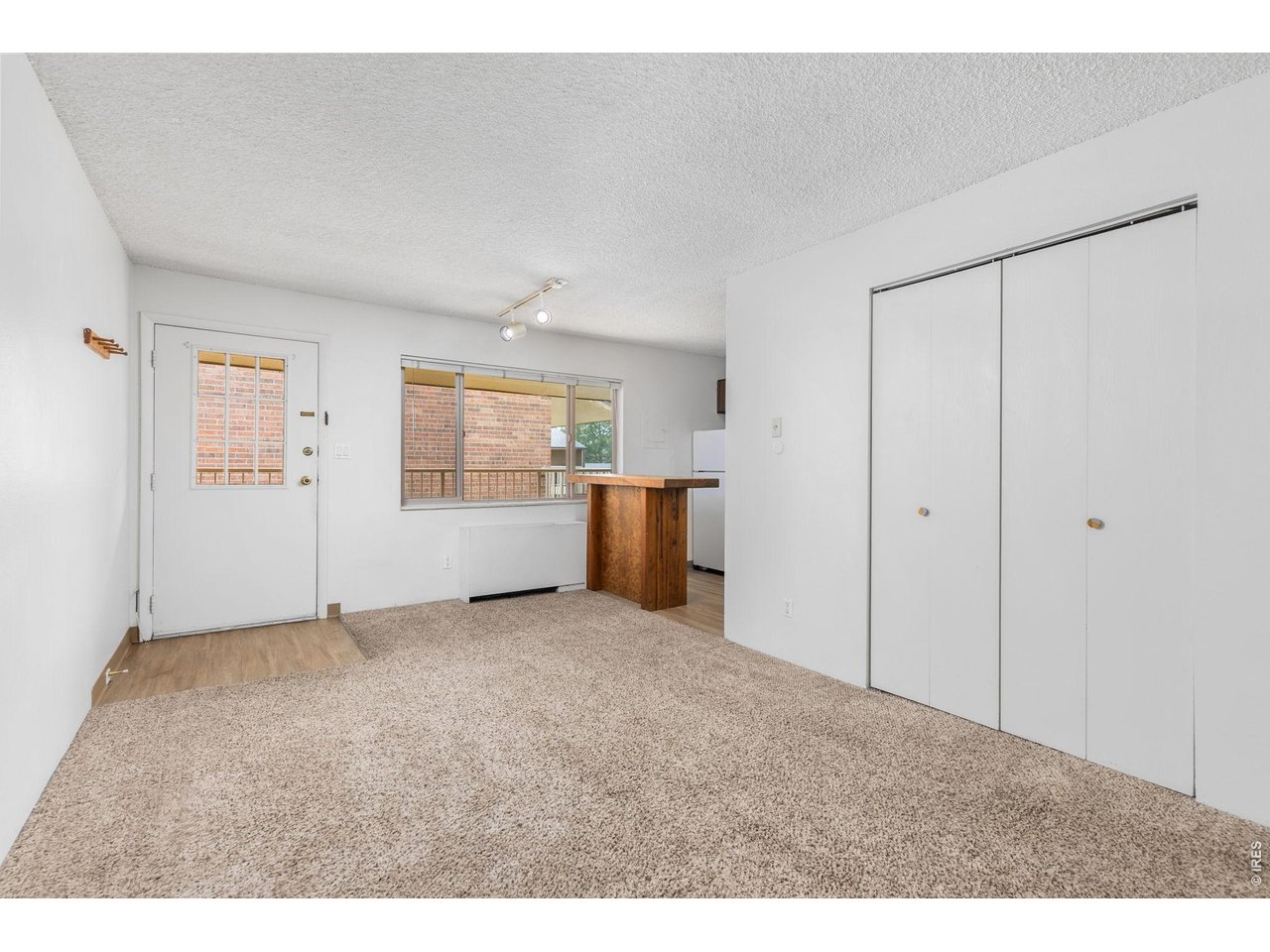 3161 Madison Ave O428