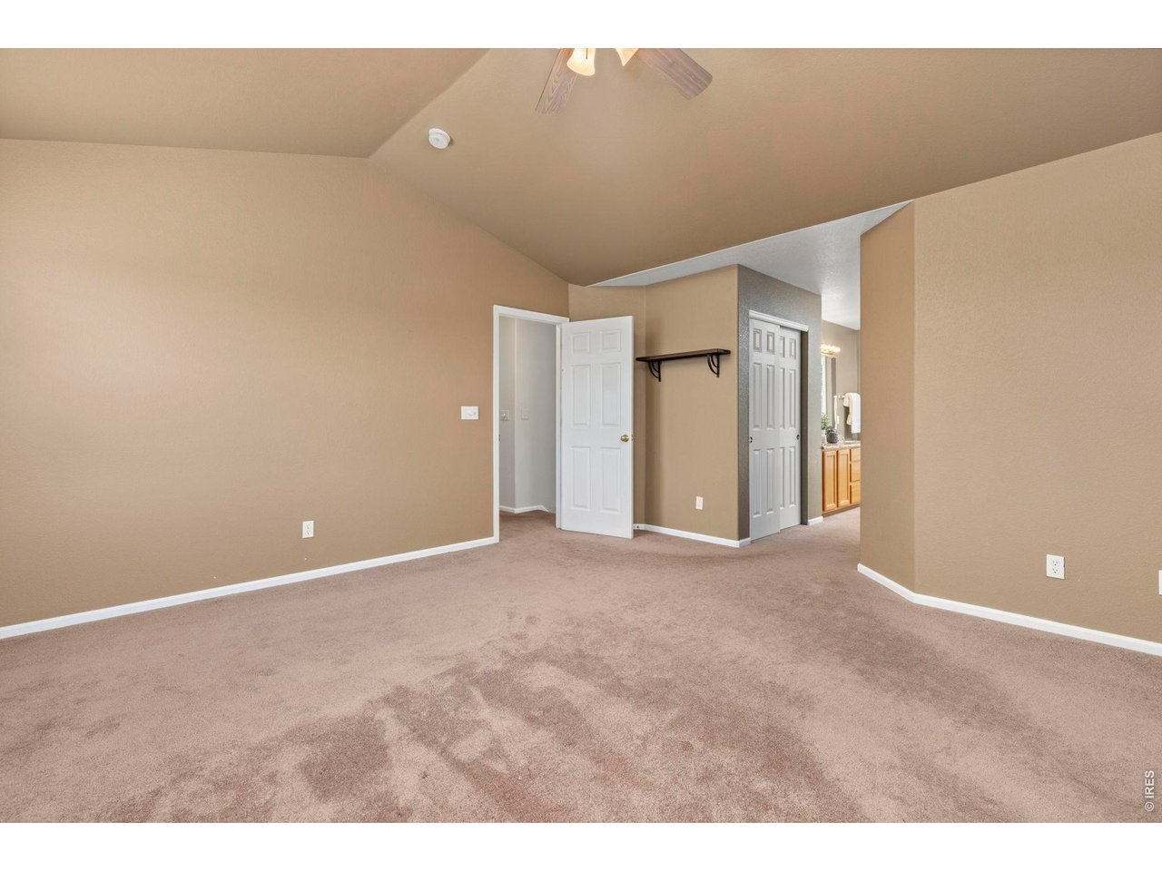 2966 Golden Eagle Cir