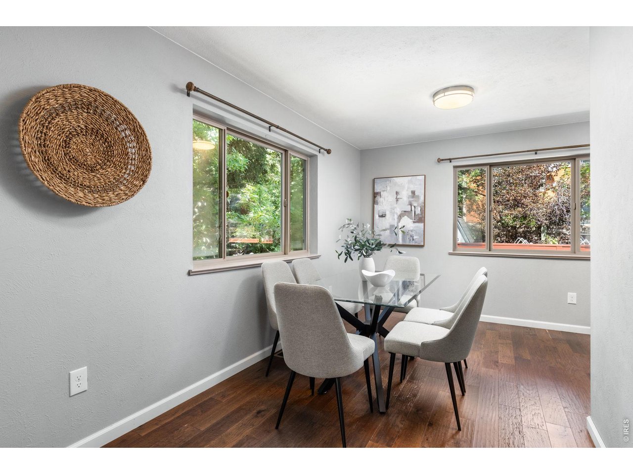 455 W Sycamore Ct
