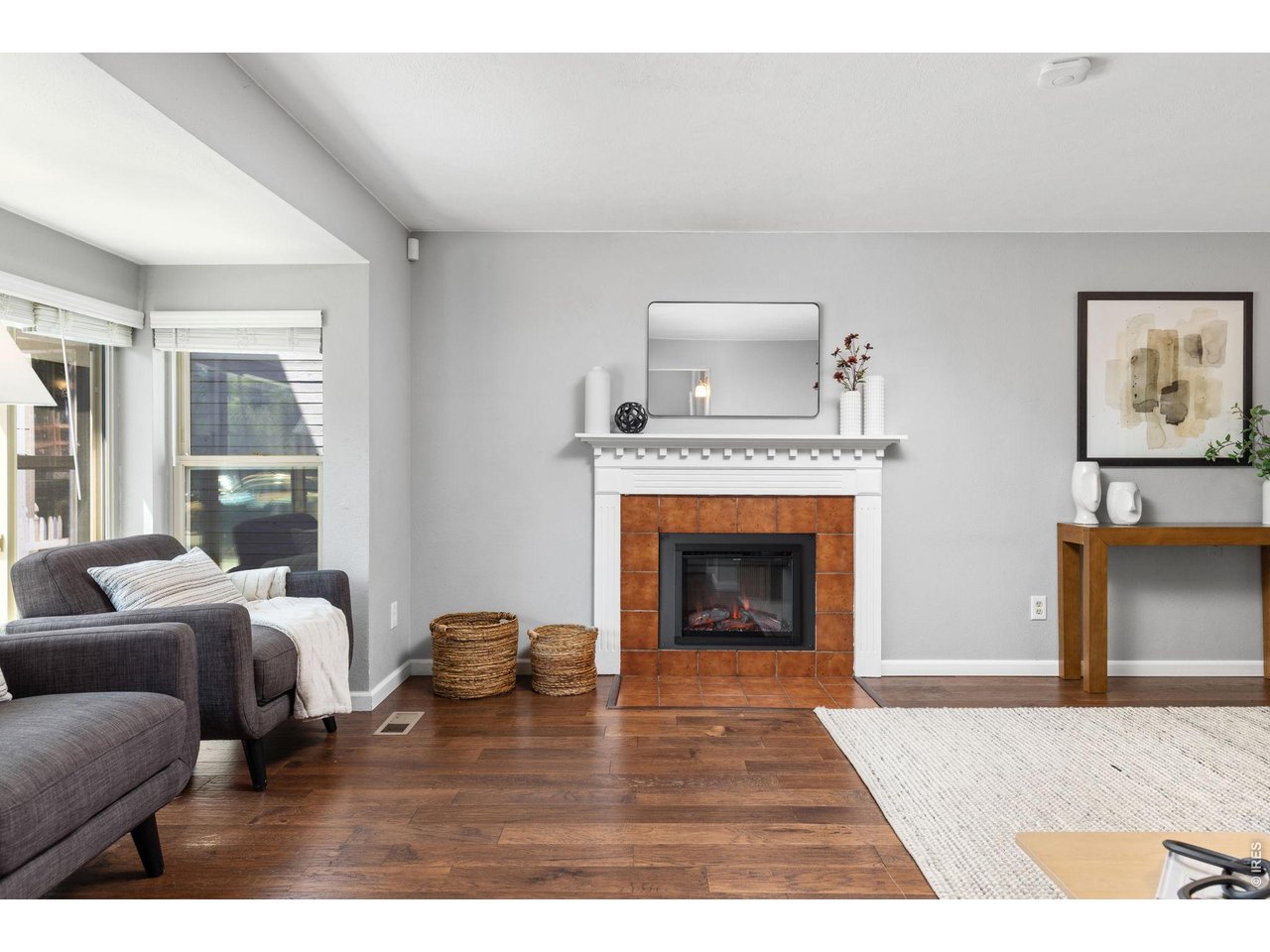455 W Sycamore Ct