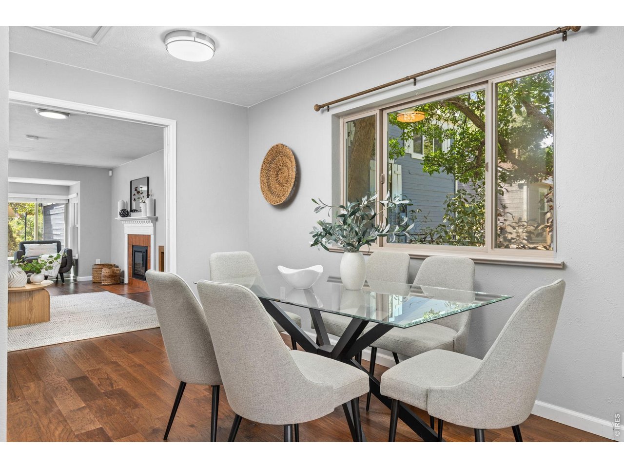 455 W Sycamore Ct